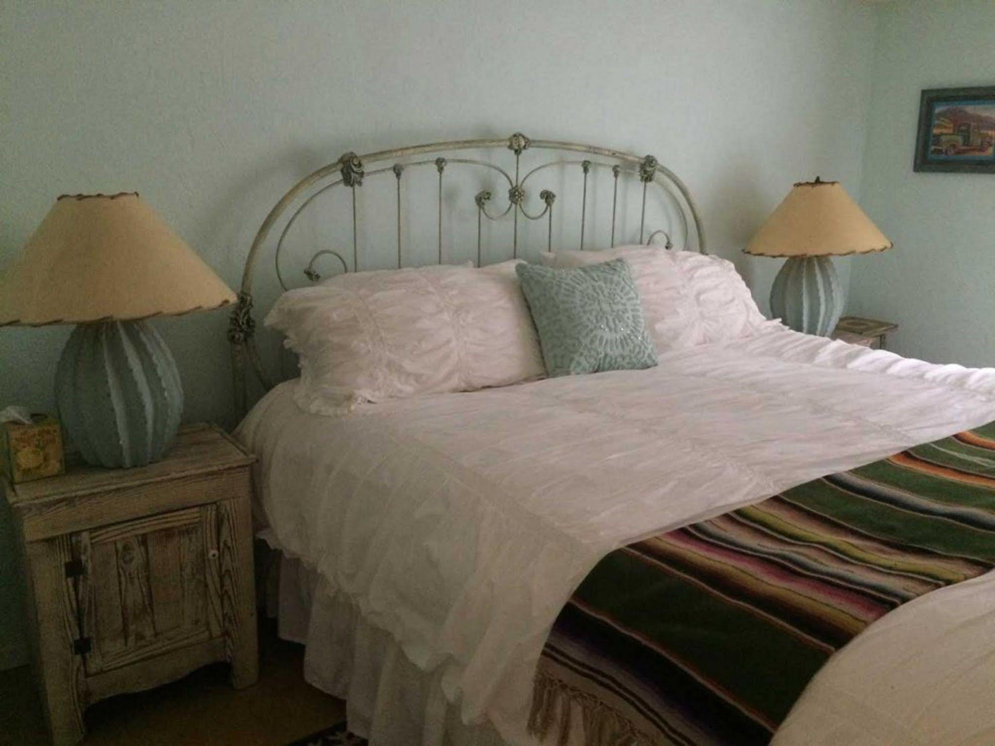 Casa Del Sol Bed And Breakfast Лейкуей Екстериор снимка