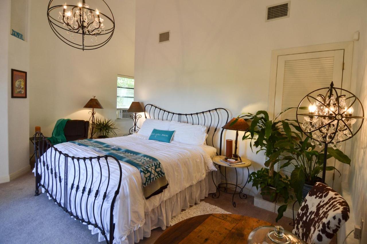 Casa Del Sol Bed And Breakfast Лейкуей Екстериор снимка