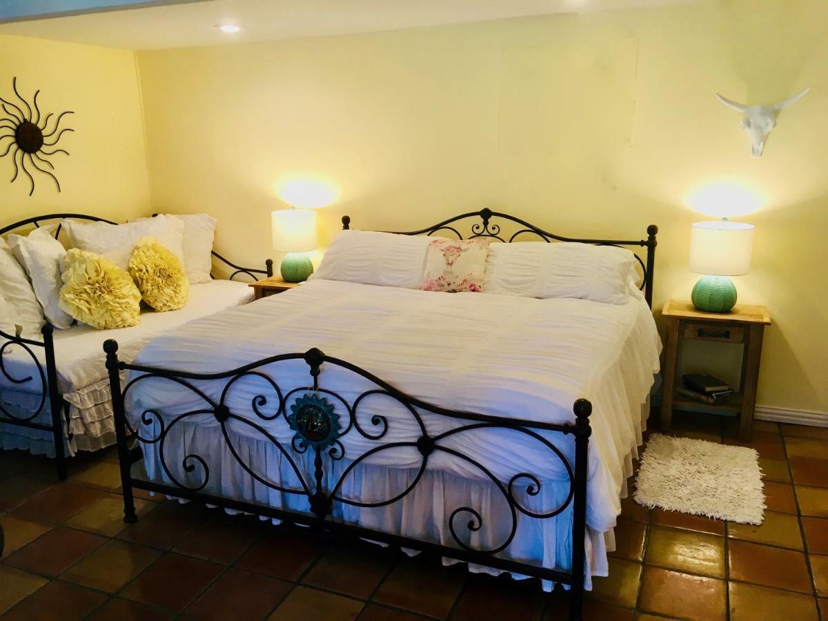 Casa Del Sol Bed And Breakfast Лейкуей Екстериор снимка