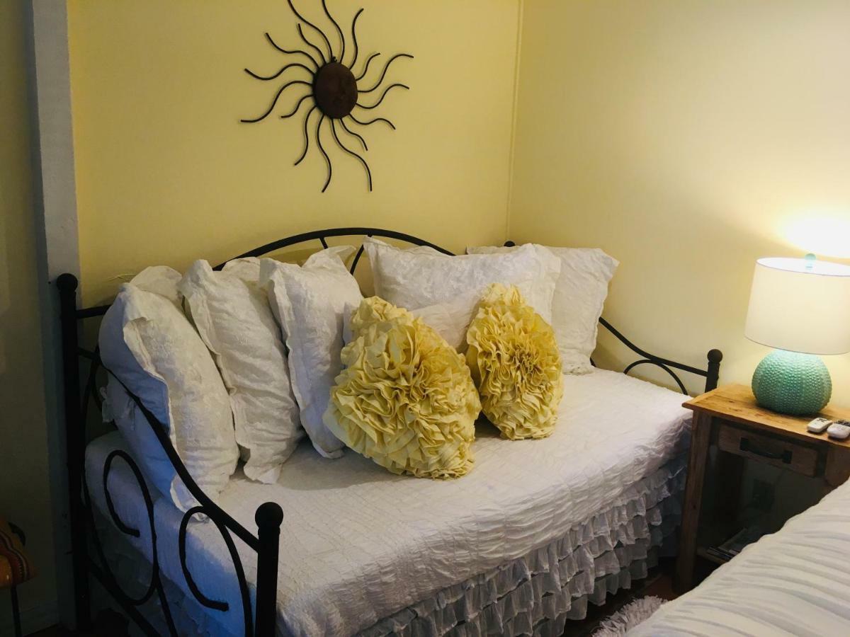 Casa Del Sol Bed And Breakfast Лейкуей Екстериор снимка